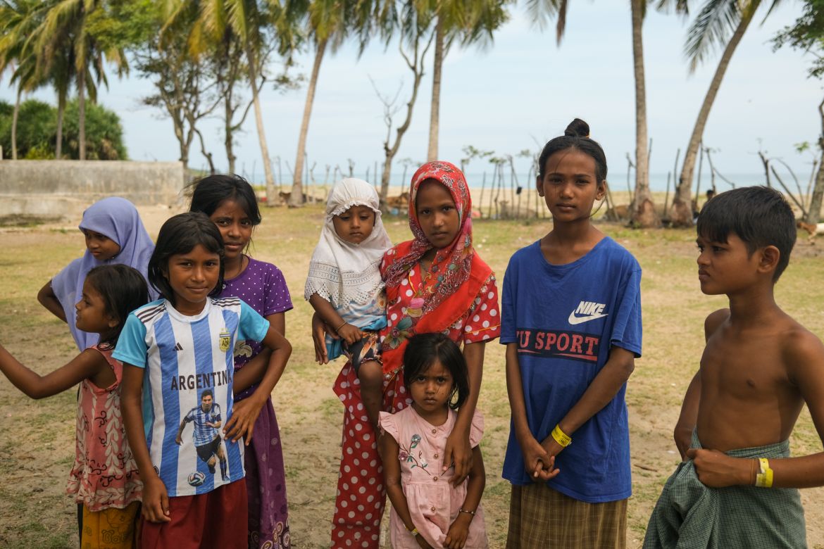 The UN Refugee Agency said more than 70 percent of the Rohingya who have arrived in recent months are women and children. [Jessica Washington /Al Jazeera]