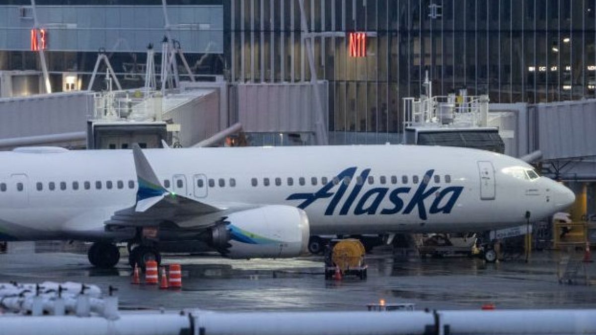 US opens safety investigation into Boeing after Alaska Airlines blowout