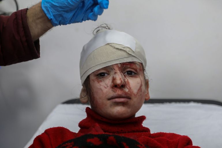 Um palestino ferido em ataques aéreos israelenses