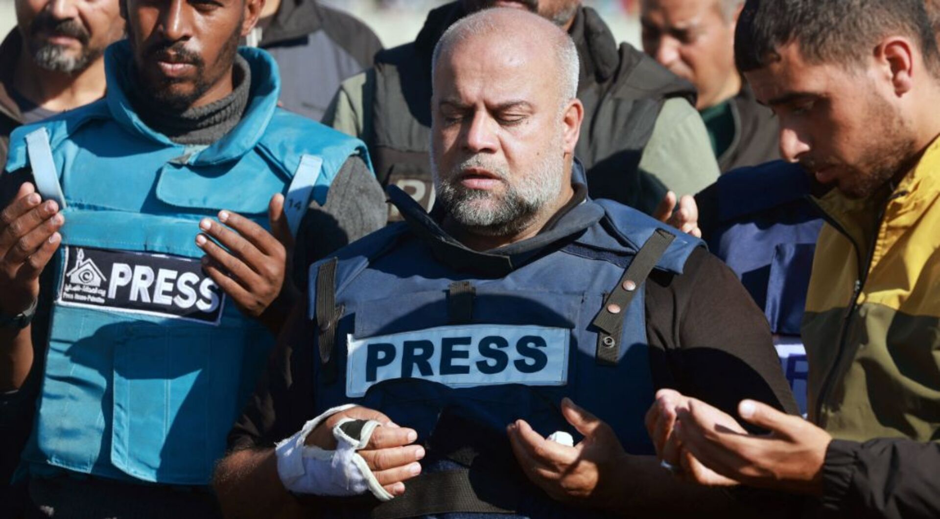 What international solidarity exists with journalists under Israeli attack? | Israel War on Gaza News