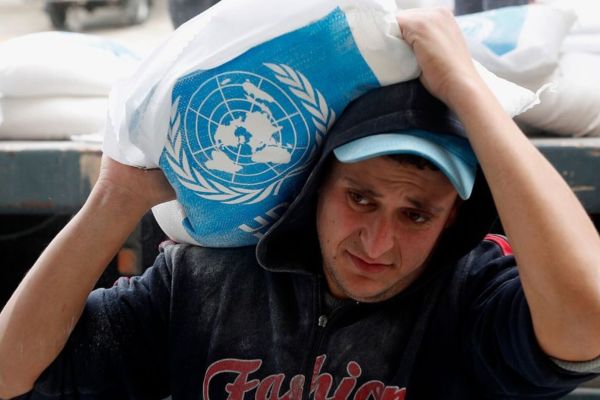 Как ще функционира UNRWA, докато все повече държави донори намаляват финансирането?