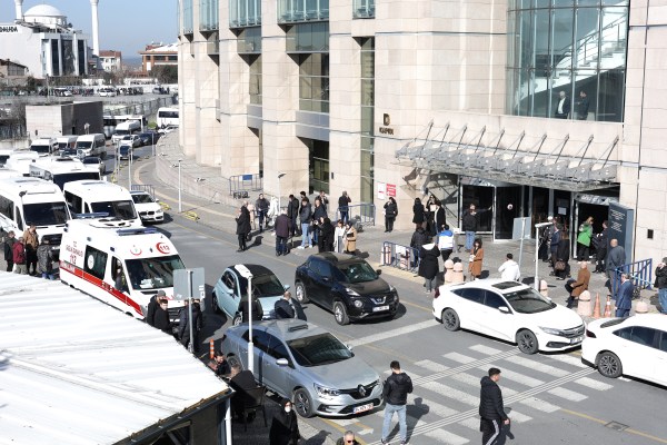 Турция уби двама нападатели по време на нападение срещу съда в Истанбул