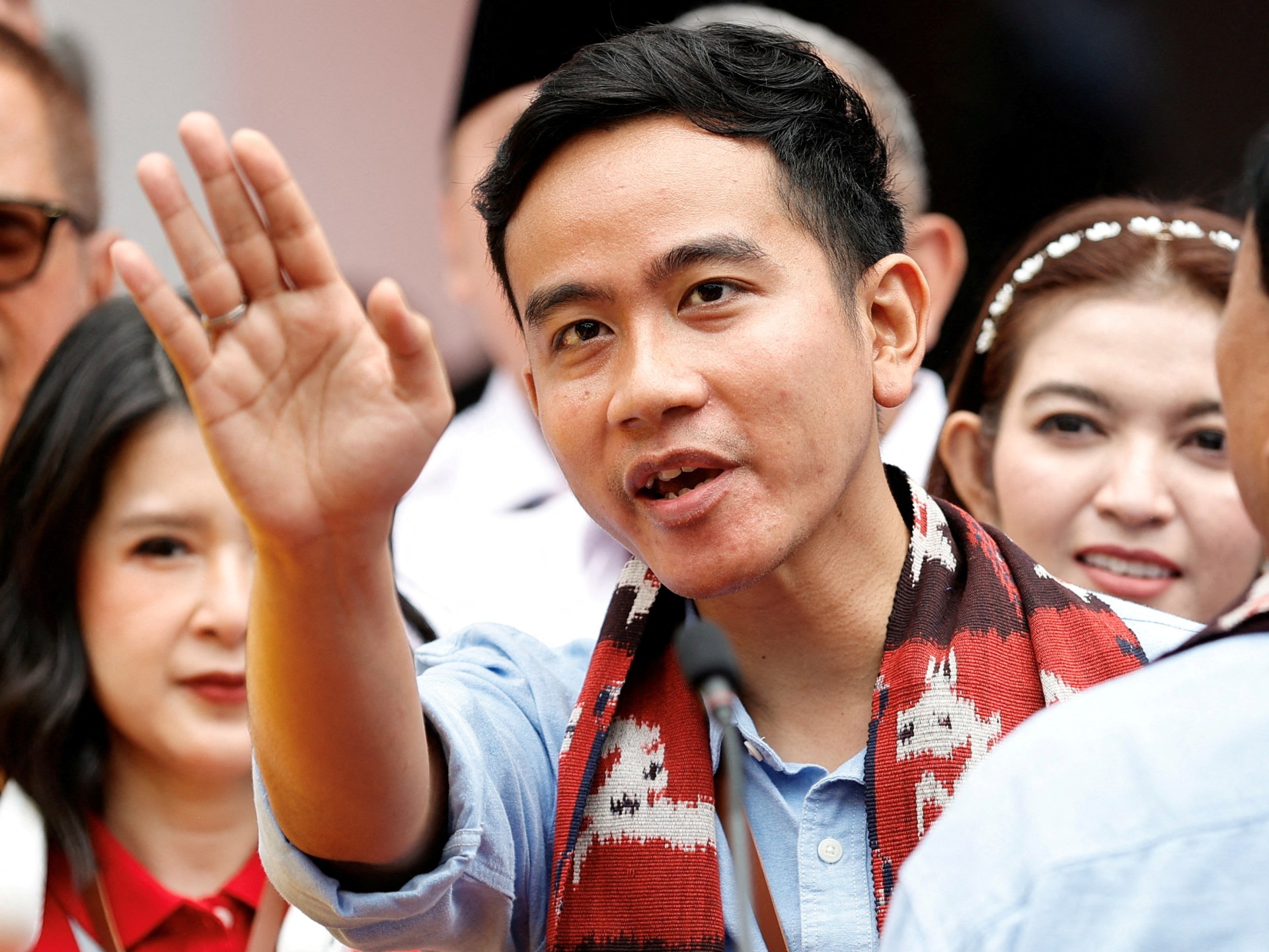 Scepticism as Gibran Rakabuming Raka runs for Indonesia’s vice presidency | Elections News