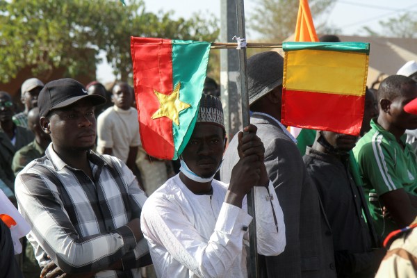 Дебатът за отказване от CFA започва, докато Буркина Фасо, Мали, Нигер изграждат нов път