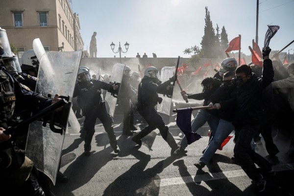 От протестите на студентите в Гърция до Световното първенство по