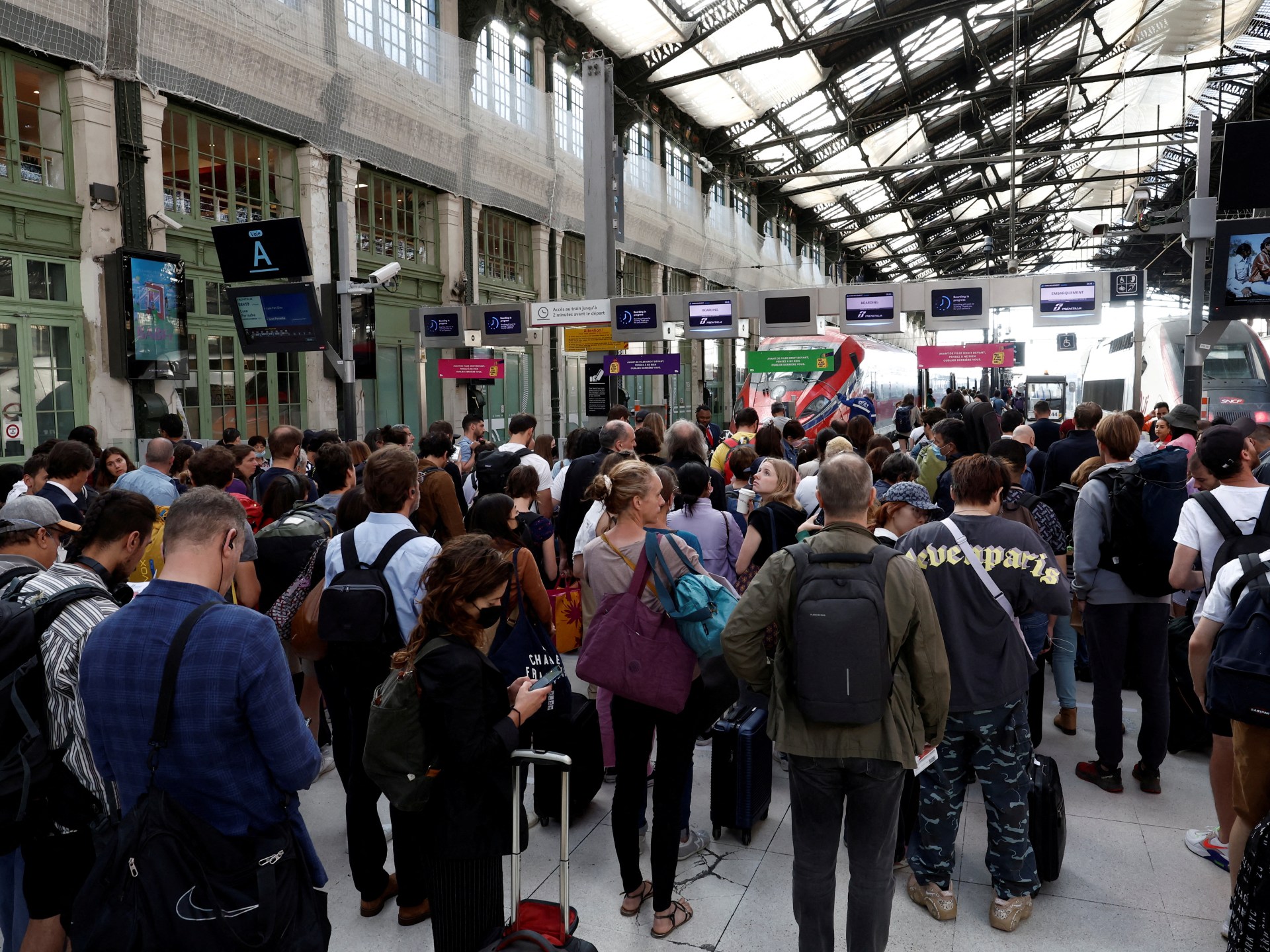 Paris knife and hammer attack: 3 hurt at Gare de Lyon train station | Crime News