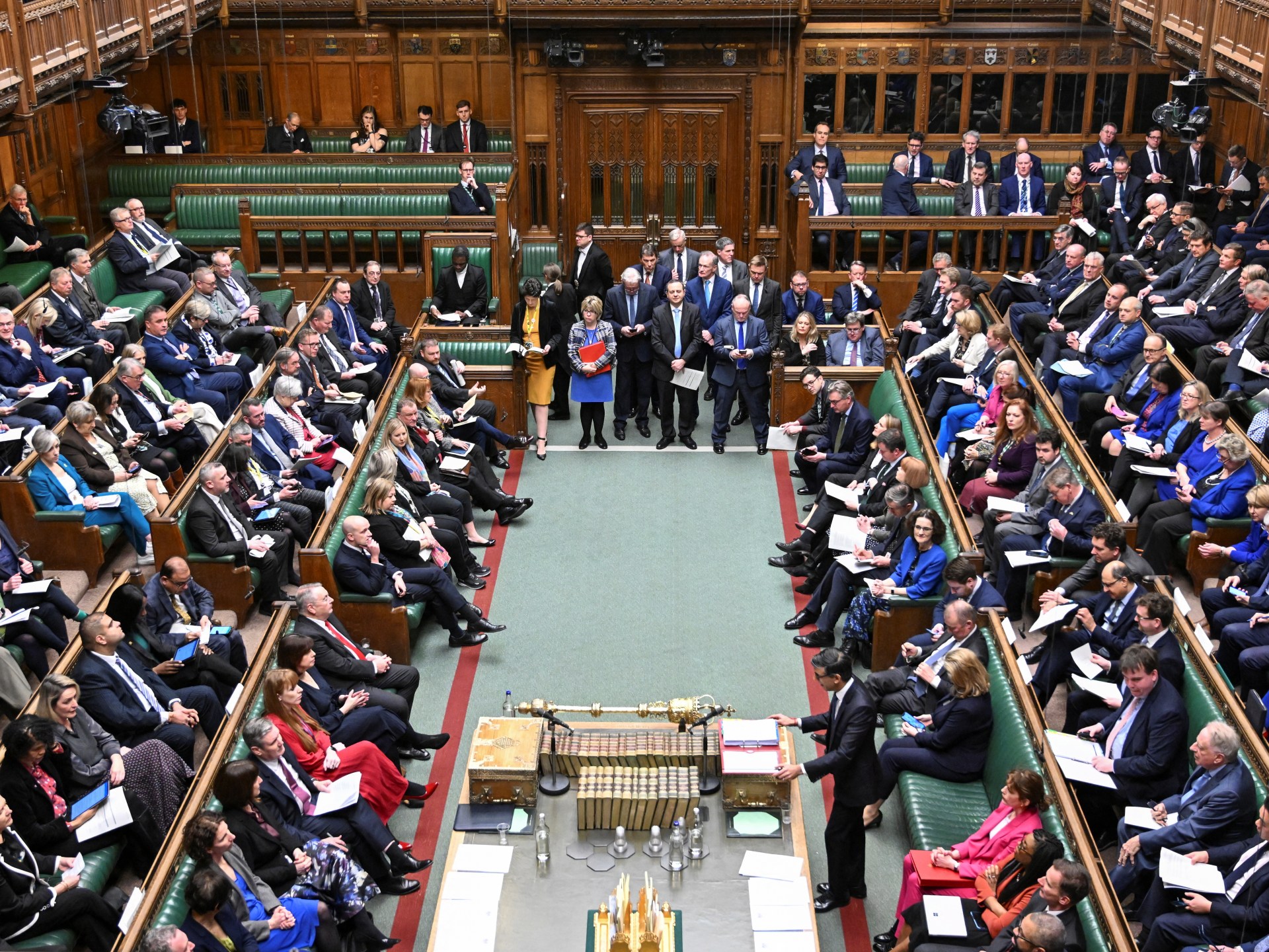 رئيس البرلمان في بريطانيا يؤجل تصويت حزب العمل في غزة على وقف إطلاق النار | حرب إسرائيل في غزة الاخبار