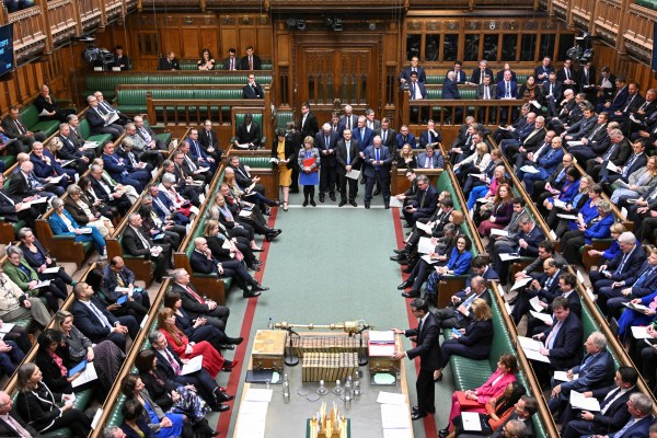 Председателят на парламента на Обединеното кралство даде отсрочка за гласуването на лейбъристите за прекратяване на огъня в Газа