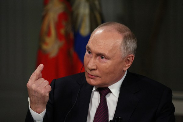 В четвъртък президентът Владимир Путин прекара два часа в дългоочаквано