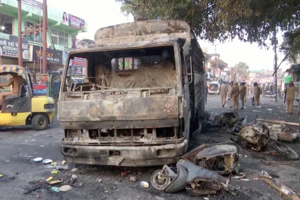 Най-малко петима убити по време на протест срещу разрушаването на джамия в град в Северна Индия