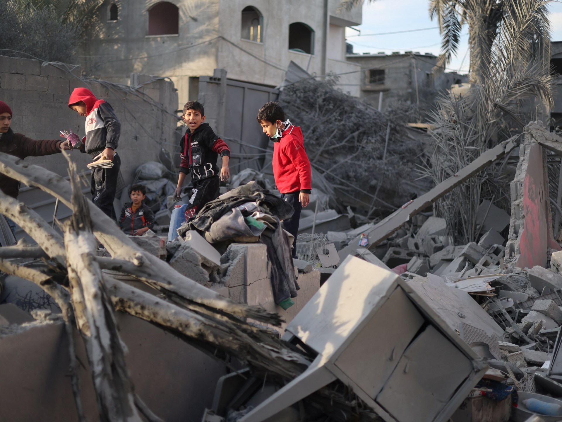 Israeli attacks kill dozens in Rafah as two captives are rescued | Gaza