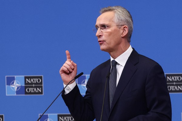 Осемнадесет държави членки на НАТО планират да изпълнят целта на