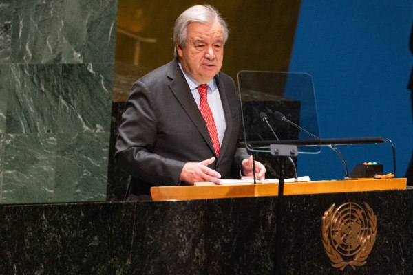 Генералният секретар на ООН Антонио Гутериш предупреди че светът навлиза