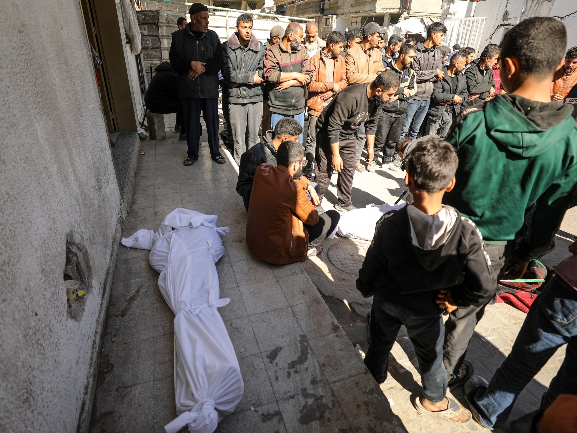 Israeli massacre of Palestinians waiting for Gaza aid trucks | Newsfeed