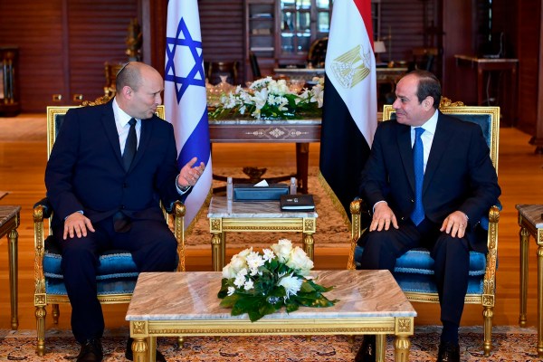 Египет беше първата арабска страна която установи дипломатически връзки с