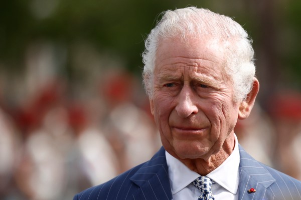 Крал Чарлз е диагностициран с рак: Какво следва за монархията на Обединеното кралство?