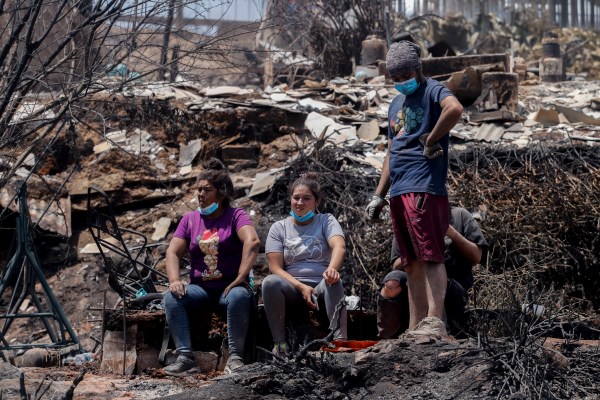 Горските пожари в Чили убиха най-малко 99 души, като Борич предупреждава, че броят на жертвите ще расте