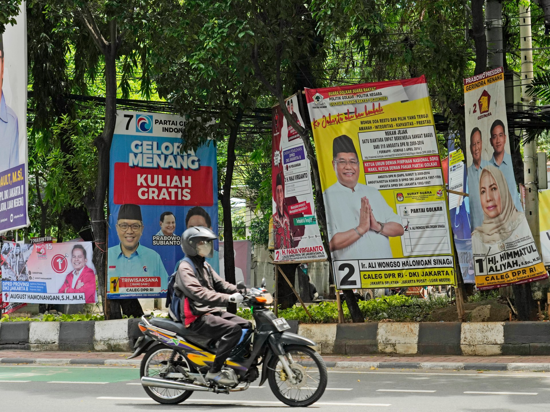 A kidney for votes: Candidates struggle with Indonesian election costs | Elections News