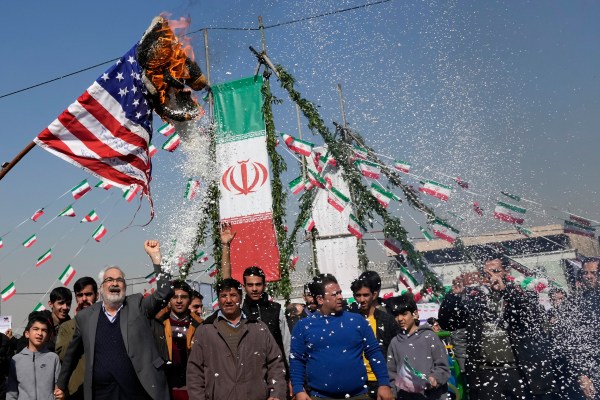 Иран отбеляза 45 ата годишнина от ислямската революция от 1979 г