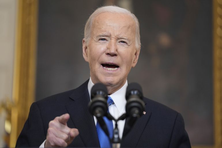 Biden afferma di aver detto a Zelenskyj di essere “fiducioso” che gli Stati Uniti rinnoveranno gli aiuti all’Ucraina