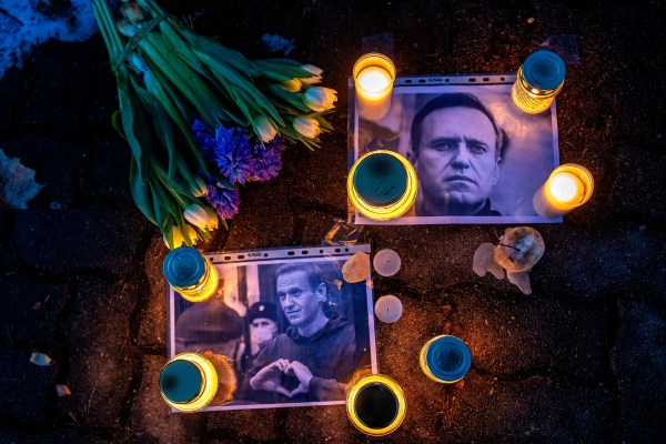 „Те го убиха“: Беше ли убит критикът на Путин Навални?