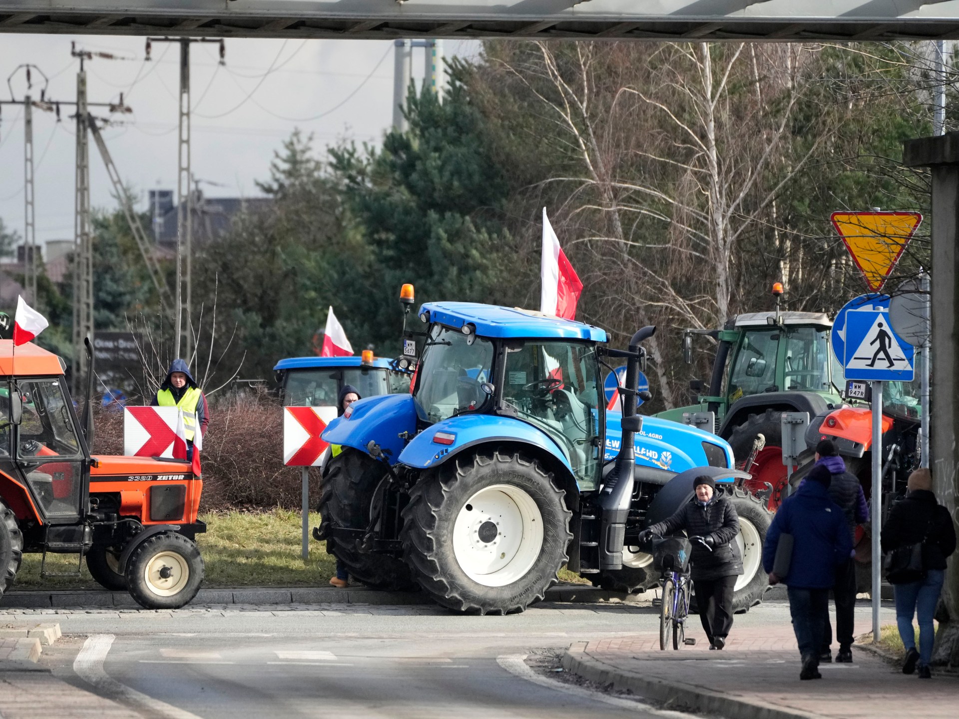 Польские фермеры закрывают границы с Украиной в знак протеста против импорта зерна  Новости сельского хозяйства