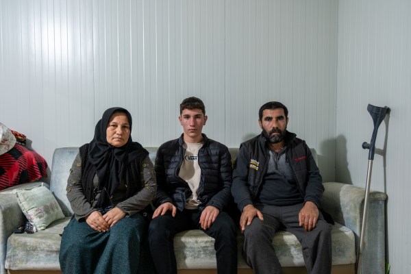 „Преместването е мъчение“: Животът на хората с ампутирани кости след земетресенията в Турция