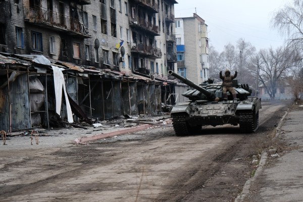 В рамките на дни след нахлуването в Украйна през февруари