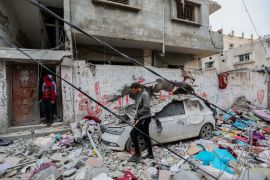 People inspect damage and recover items from their homes following Israeli air strikes on February 27, 2024 in Gaza City, Gaza [Ahmad Hasaballah/Getty Images]