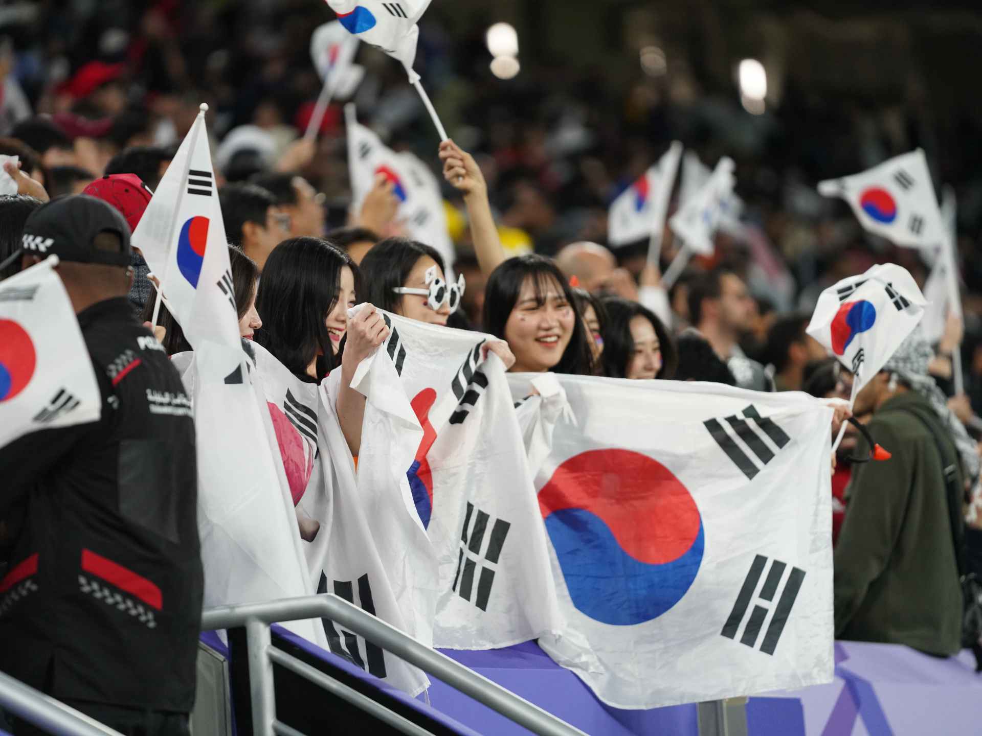 Photos: South Korea beat Australia 2-1 to reach semifinals | Football News