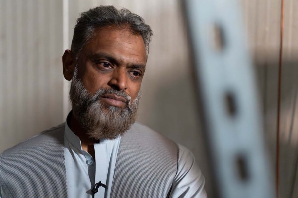 Ехо от Баграм: Моазам Бег се завръща в Афганистан