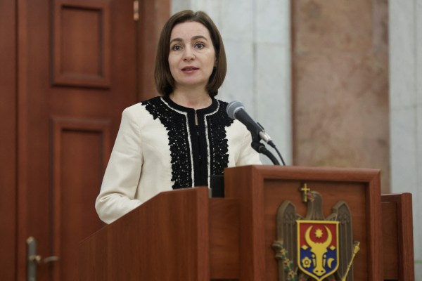 Молдова експулсира руски дипломат заради отварянето на избирателните секции за