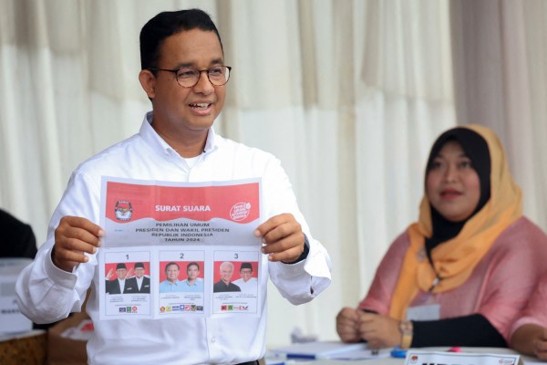 Аниес Басведан оспорва президентските избори в Индонезия, призовава за повторение