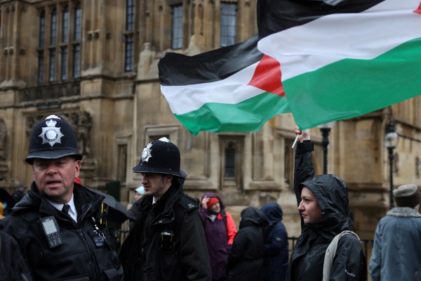 Обединеното кралство предоставя убежище на палестински гражданин на Израел в „сеизмичен“ обратен завой