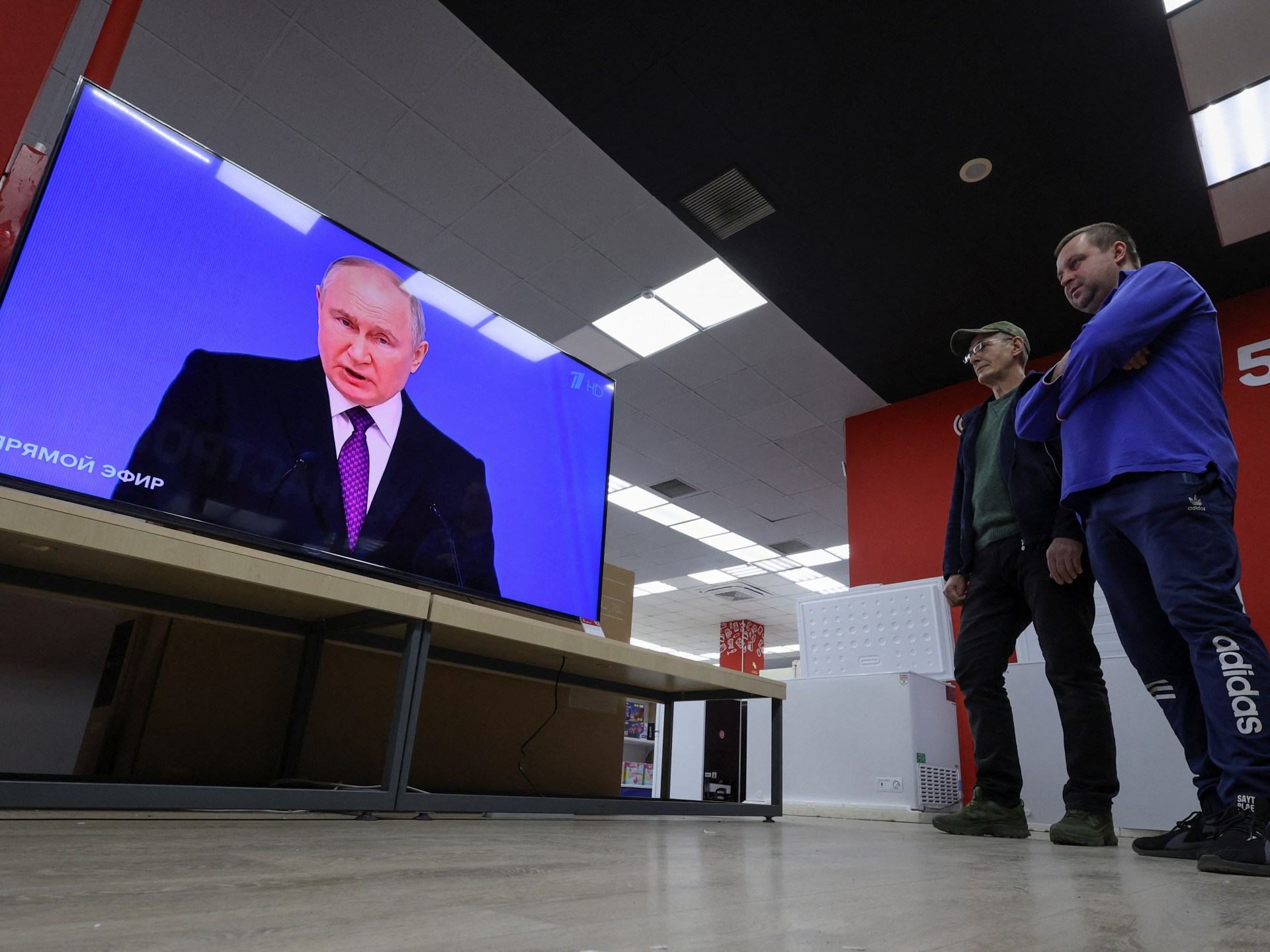 After Macron touted troops to Ukraine, Putin warns West of nuclear war risk | Russia-Ukraine war News