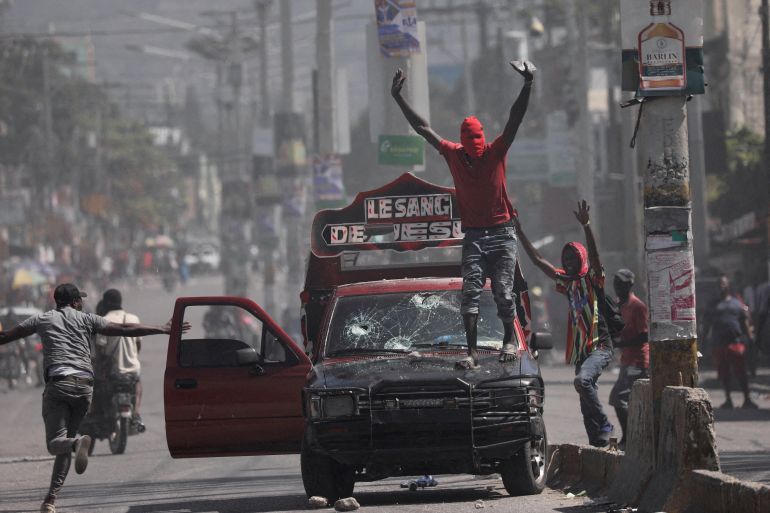 I sindacati della polizia di Haiti chiedono aiuto mentre le bande armate assaltano la prigione principale