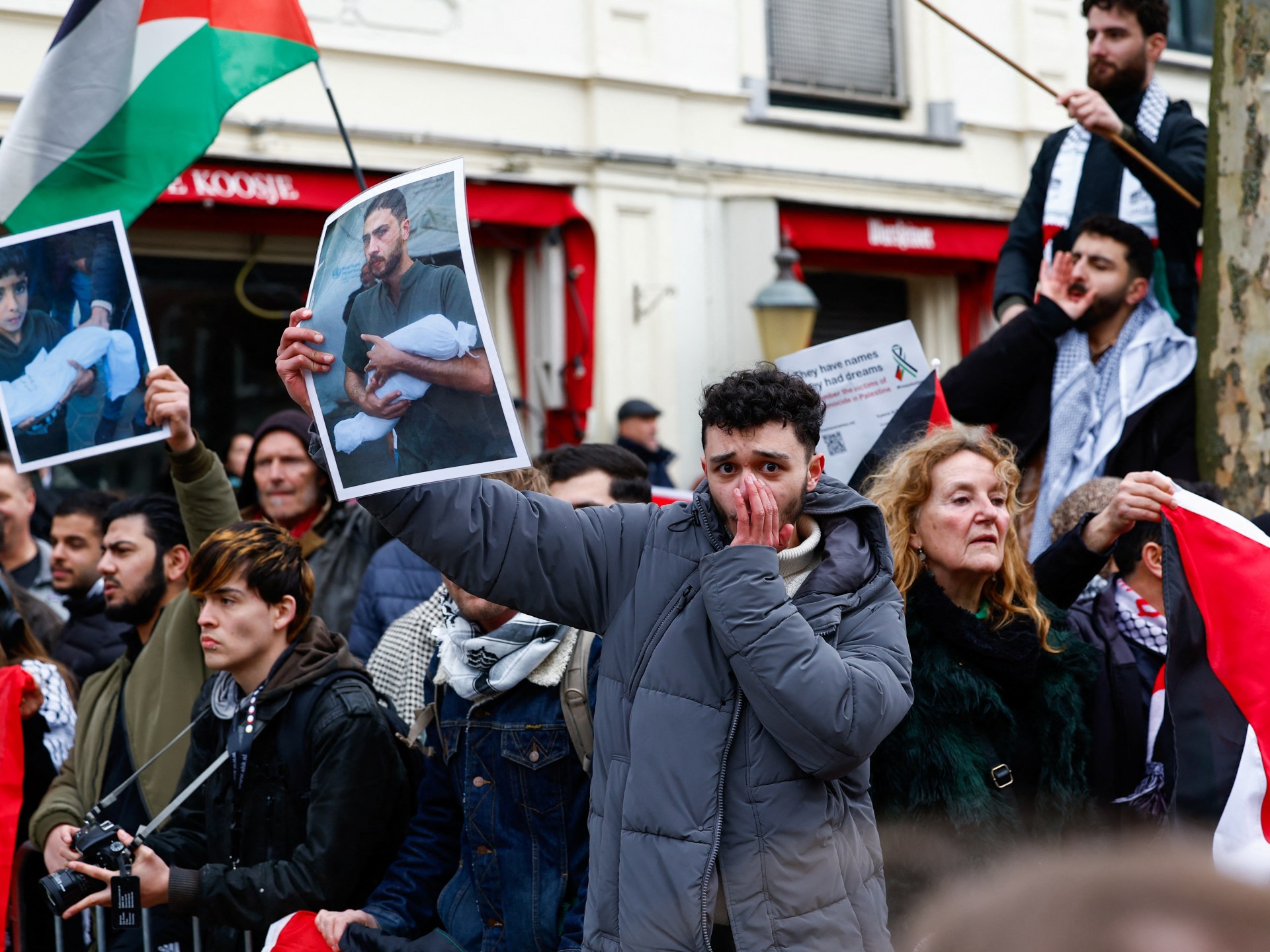 Proteste contro la presenza del leader israeliano Herzog al Museo olandese dell'Olocausto |  Notizie della guerra israeliana a Gaza
