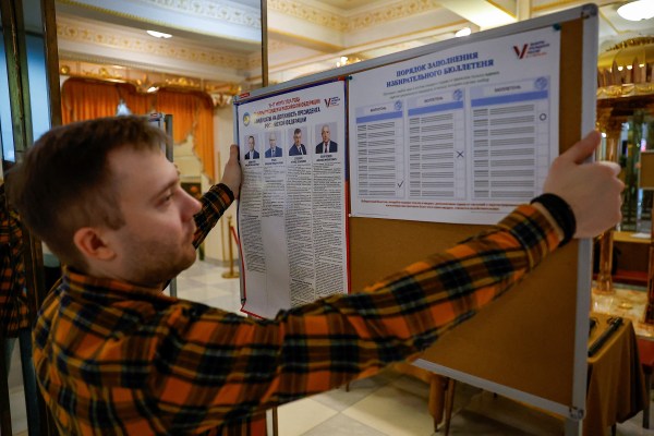 „Да гласувам ли? По дяволите, не: Русия се насочва към предсказуеми президентски избори