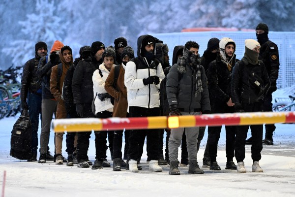 Финландия се опитва да блокира влизането на търсещите убежище през Русия
