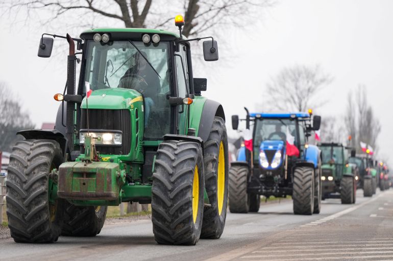 Polish farmers use tractors as they protest against the European Union's Green Deal and imports of Ukrainian agricultural products, in Zakret, near Warsaw, Poland March 20, 2024. REUTERS/Aleksandra Szmigiel