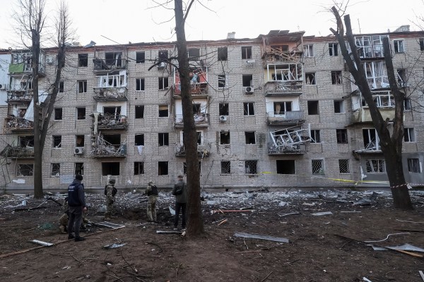 Трима убити при руски атаки срещу Украйна, докато Киев призовава за повече оръжия