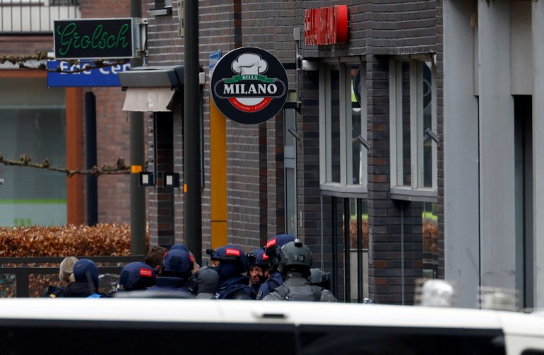 Lo scontro in una discoteca olandese si conclude con la liberazione degli ostaggi e la detenzione del sospettato  Notizie di criminalità