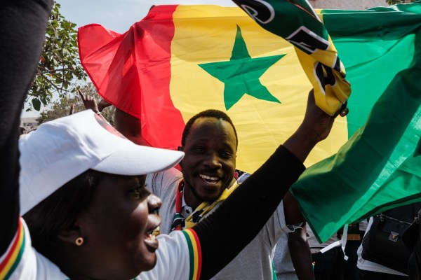 Празненства избухнаха сред поддръжниците на опозицията в Сенегал след като