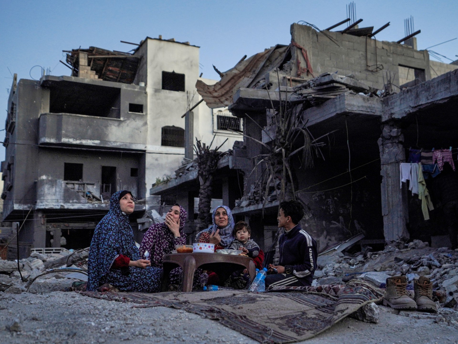 Week in pictures: From an iftar meal in Gaza to last election day in Russia