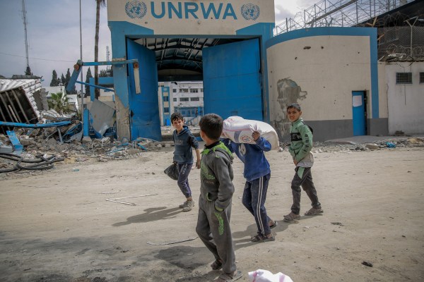 Oxfam обвинява Израел в „умишлено“ блокиране на помощта за дебнещата от глад Газа