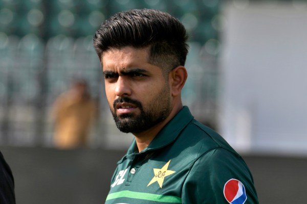 Пакистан назначи Бабар Азам за свой капитан с бяла топка