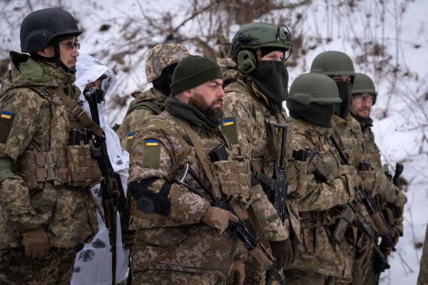 Паравоенни формирования против Путин твърдят, че са нахлули в Русия от Украйна