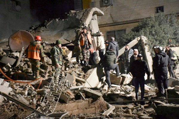 Повече от 30 убити при израелски удари по сирийския Алепо: Доклади