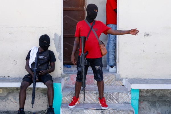 Столицата на Хаити е „парализирана“ от вълна от насилие