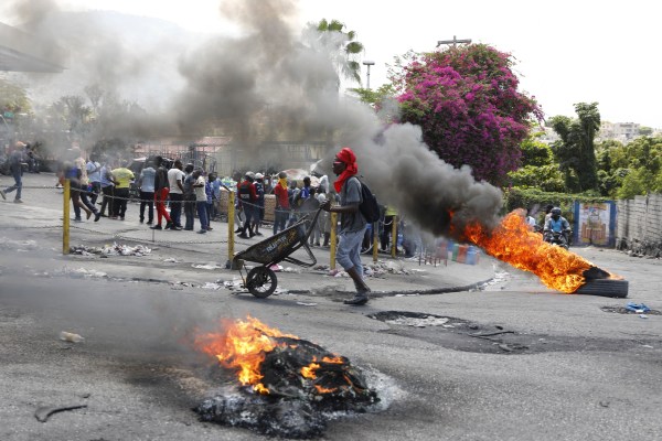 Анархия в Хаити с удължаване на извънредното положение